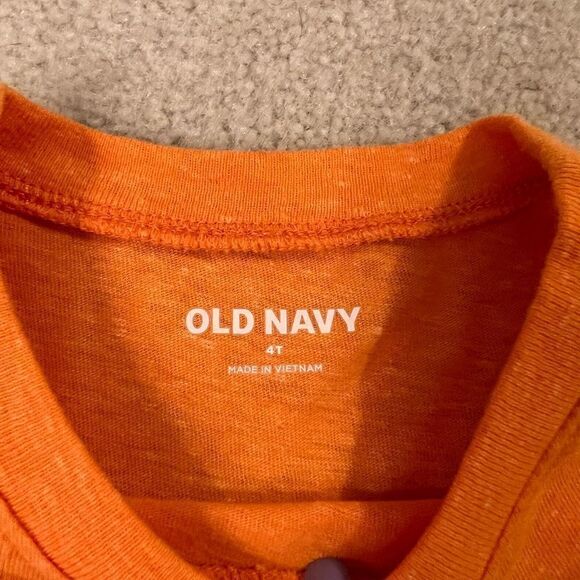 Toddler Boys Old Navy T-Shirt 4T - Picture 2 of 2